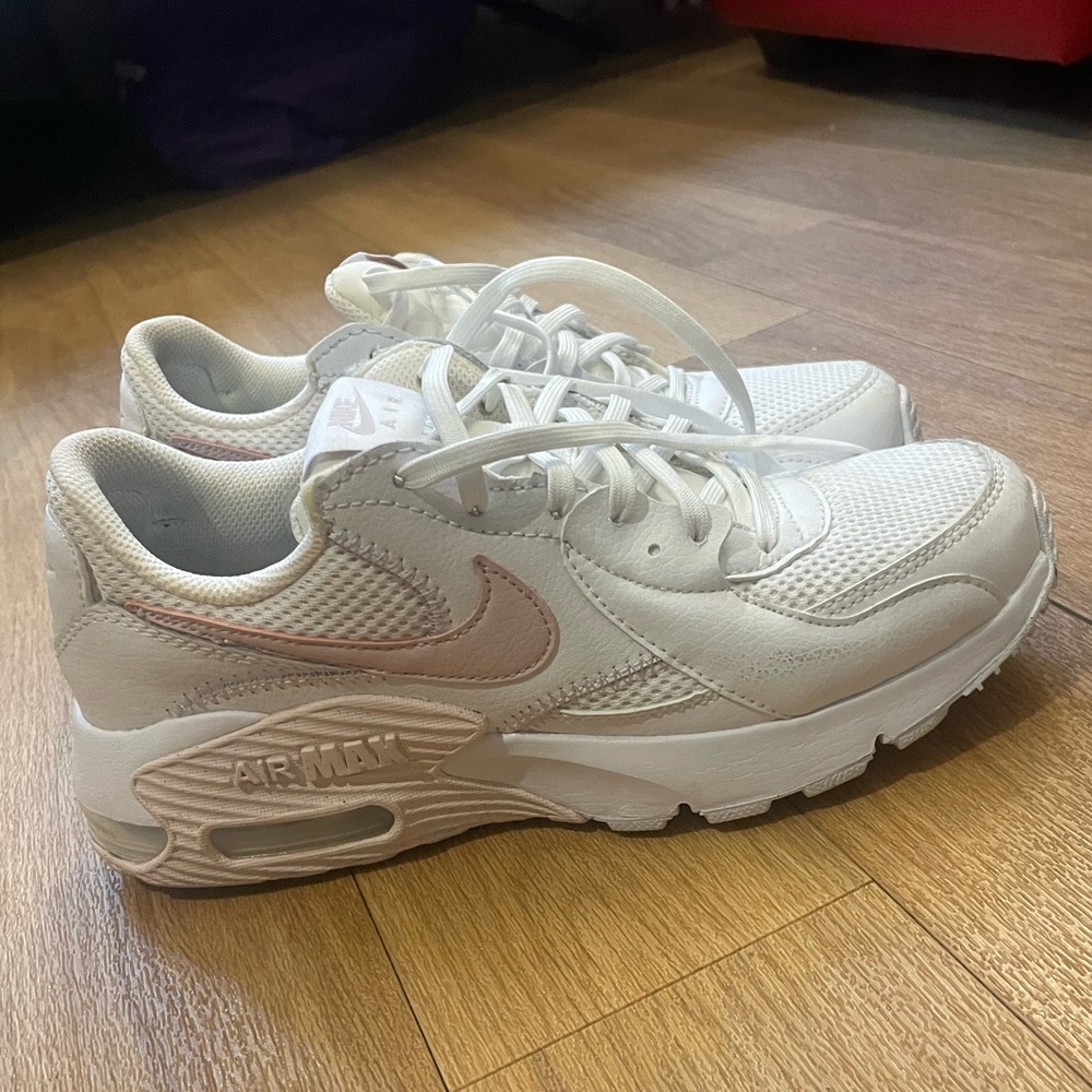 Women’s Nike Air Max Excee / White and Pink / US 7